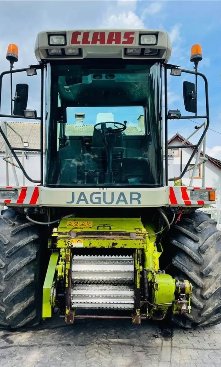 Claas 695:  Cab, glass,reversing box, rims  ONLY