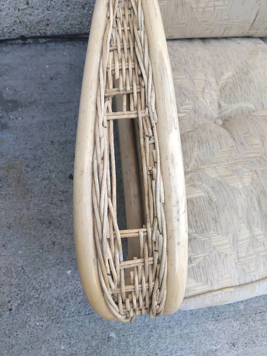 Wicker patio set - Image 2