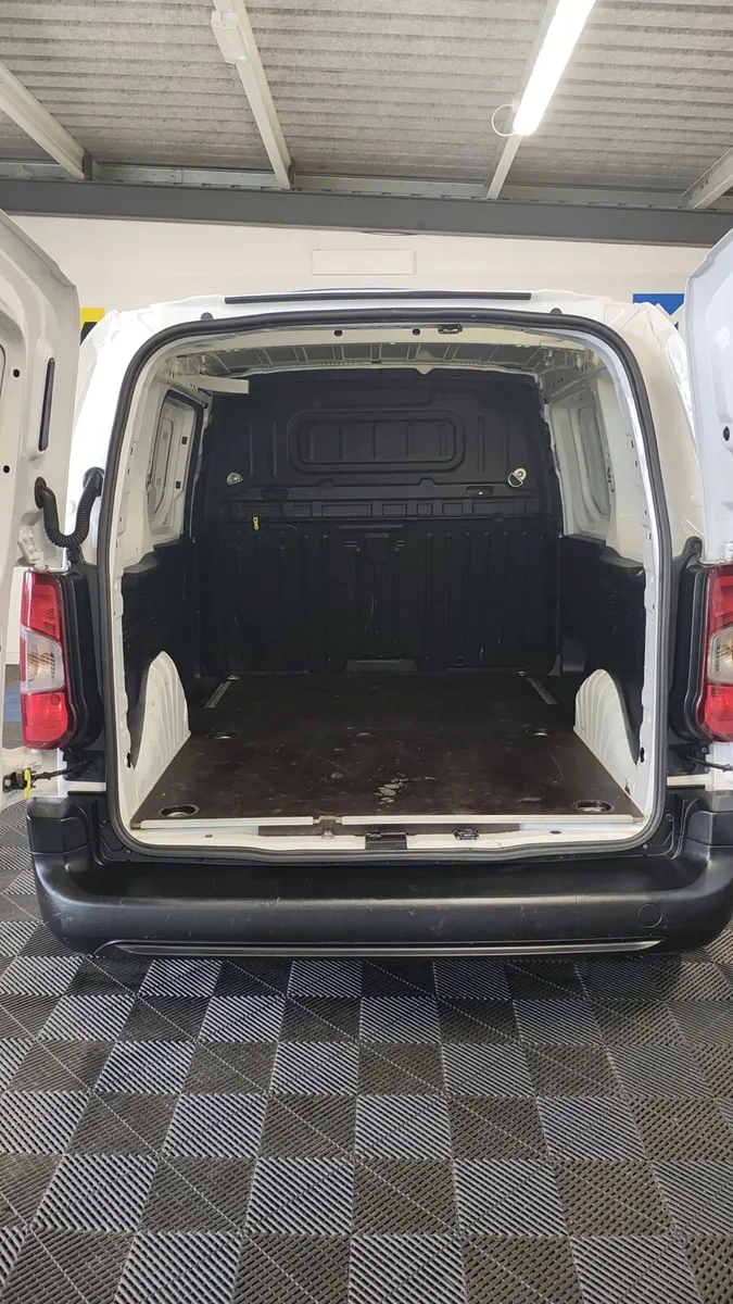 CITROEN BERLINGO NEW CVRT/WARRANTY - Image 3