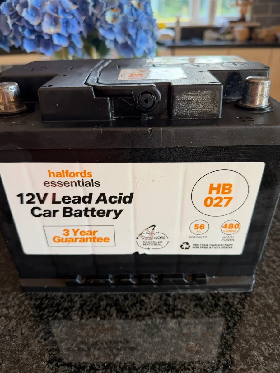 12 v battery new - Image 1
