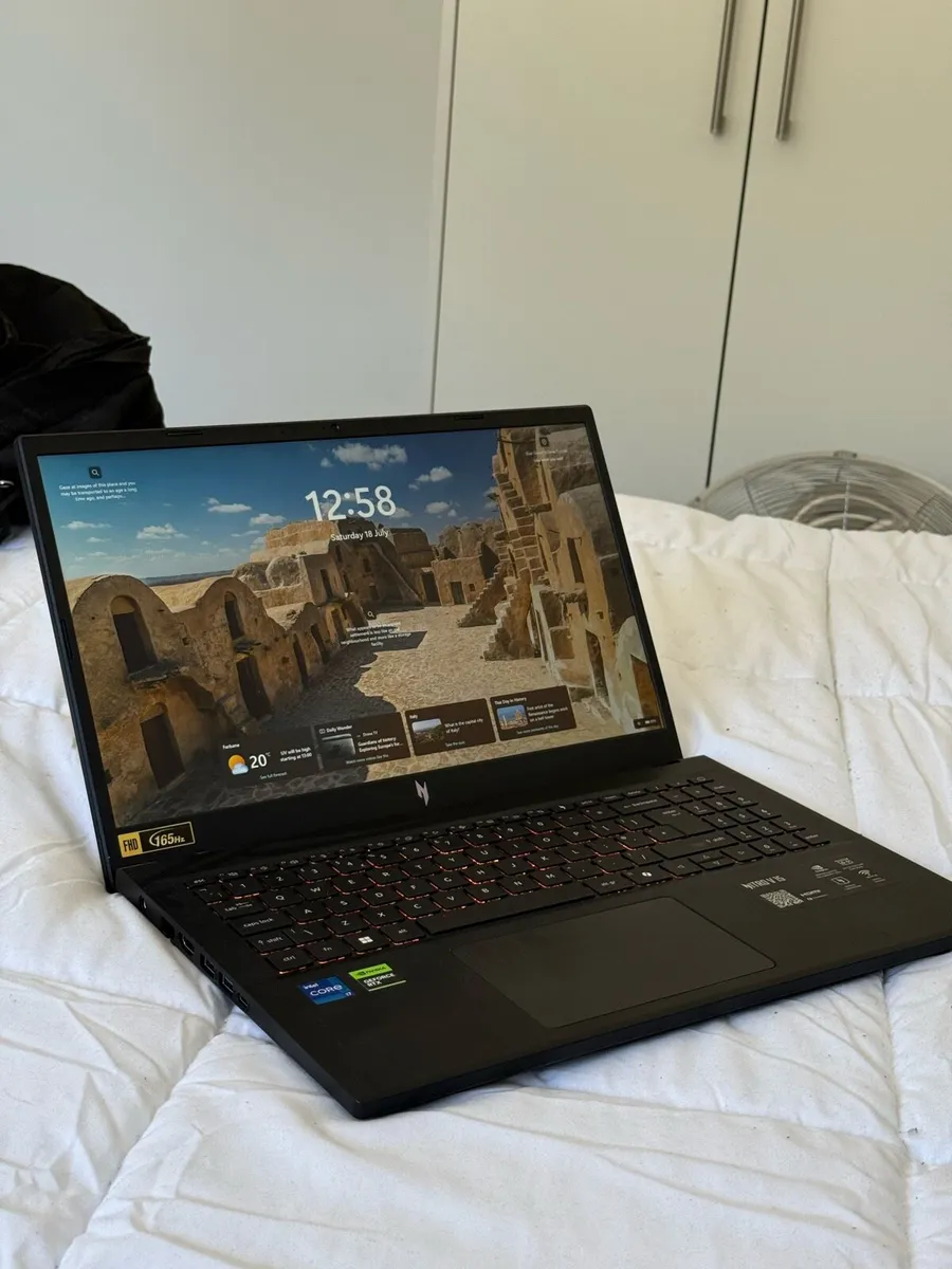 Acer Nitro V15 Gaming Laptop - Image 2