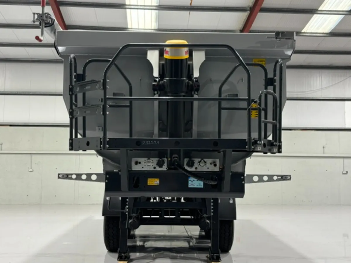 2026 NEW KASSBOHRER TRI-AXLE TIPPING TRAILER - Image 2