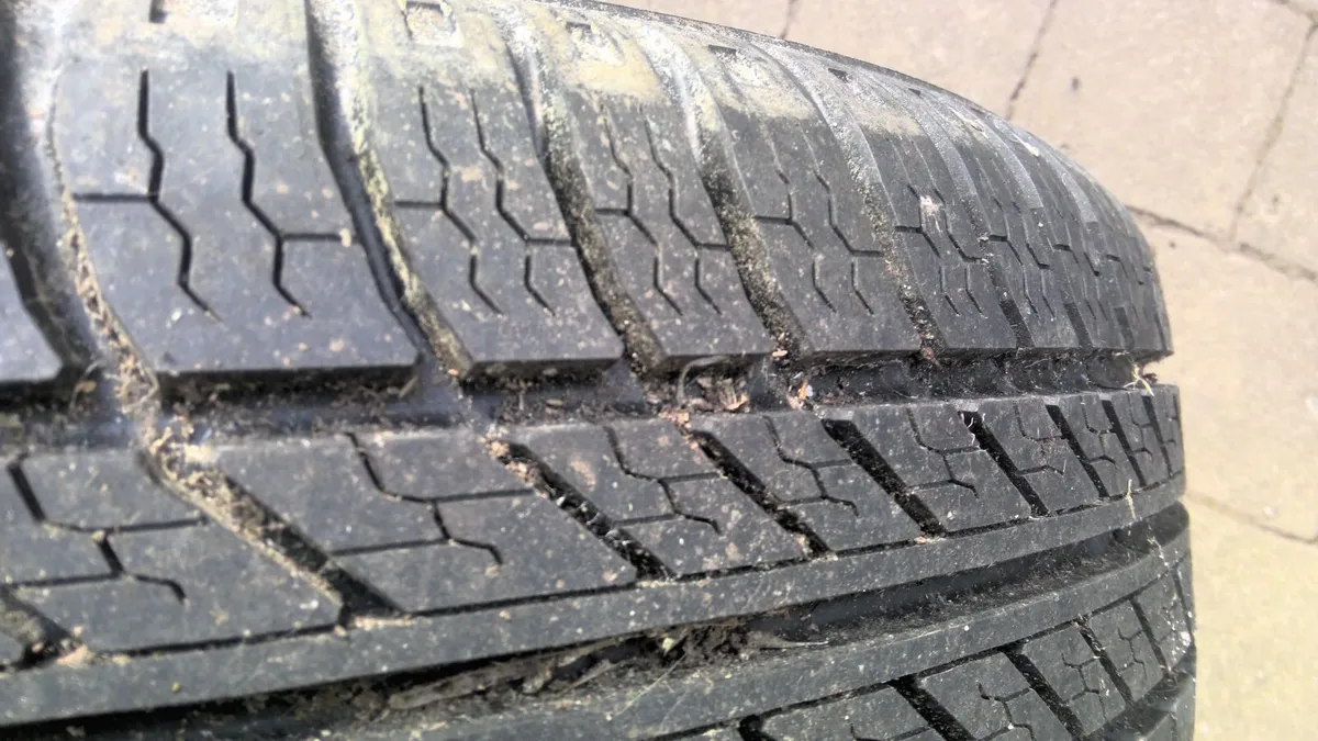 Dacia Logan tyre - Image 1