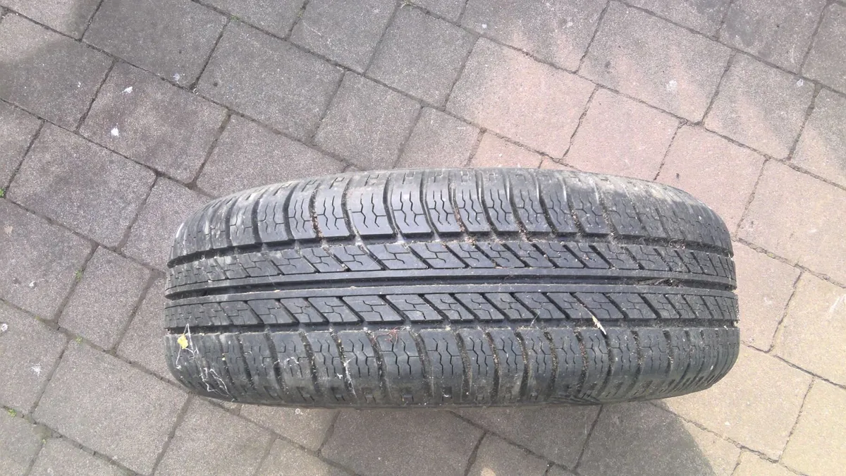 Dacia Logan tyre - Image 4