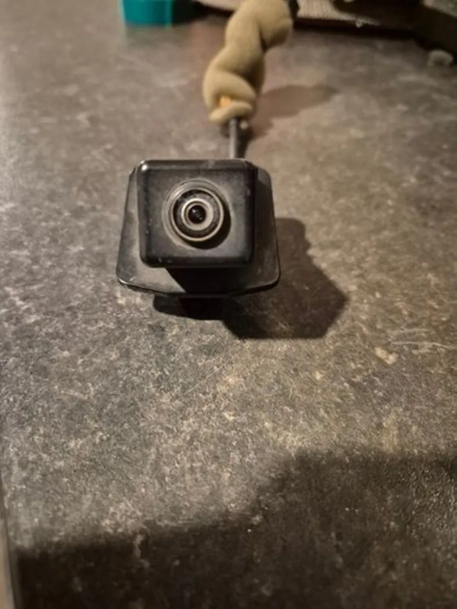Mercedes reversing camera - Image 3