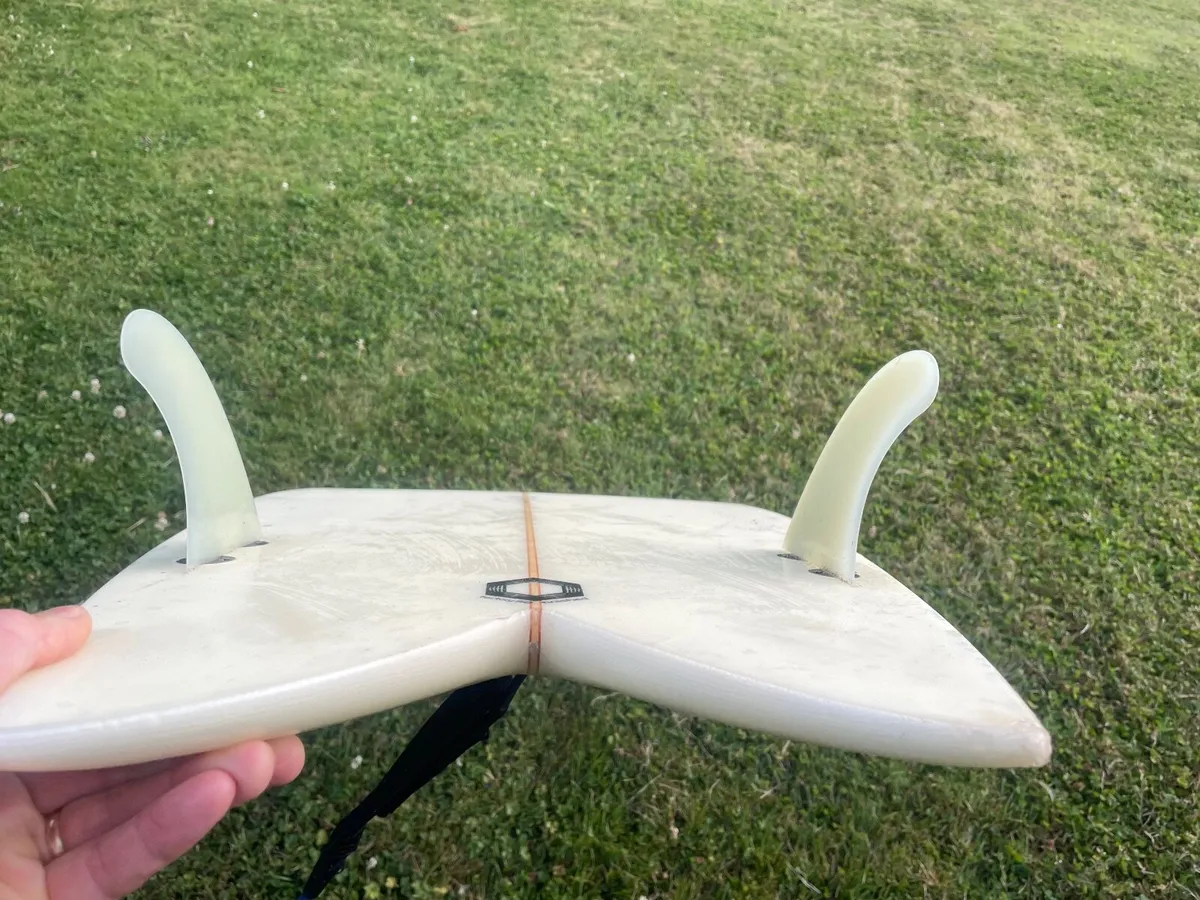 Fish surfboard for sale 5'10" - Image 4