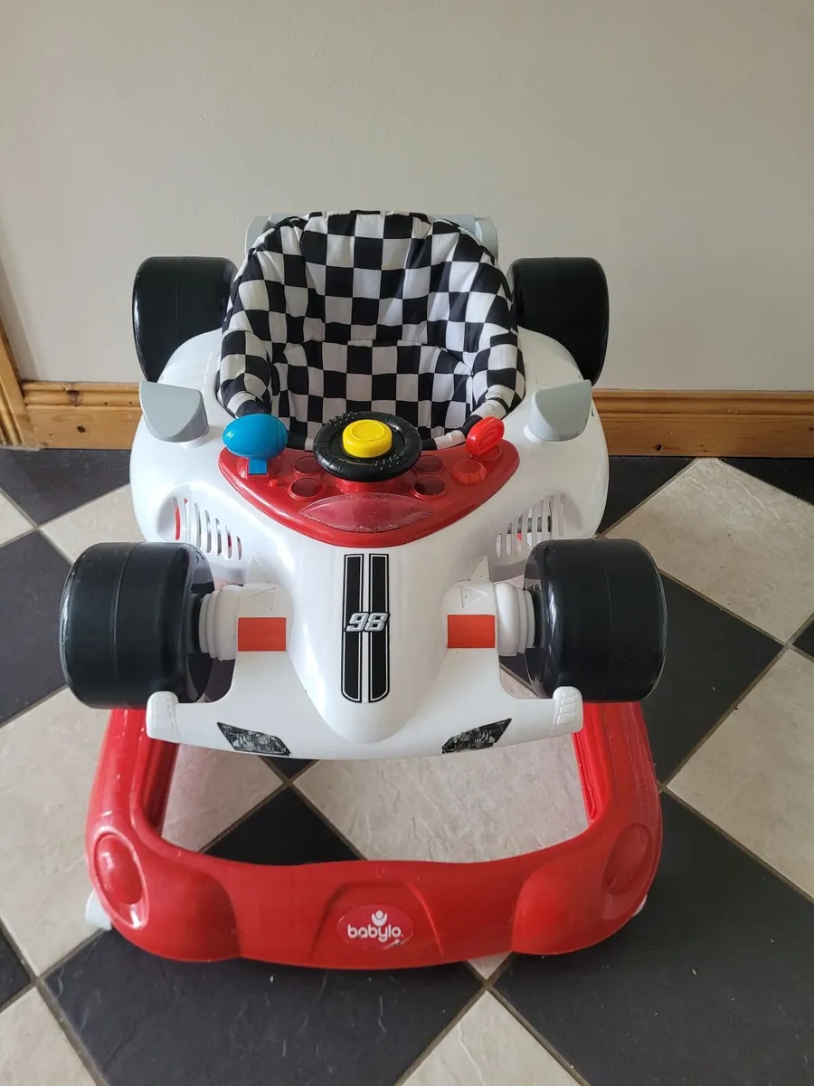 baby walker - Image 1