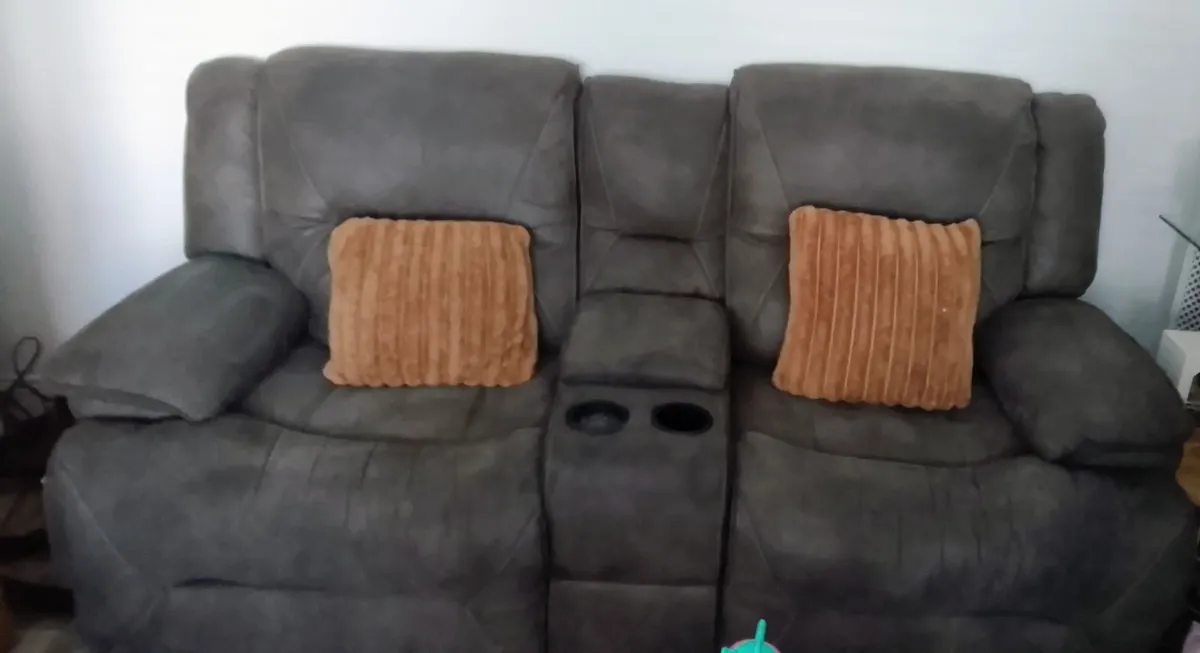 Suite of furniture - Image 2