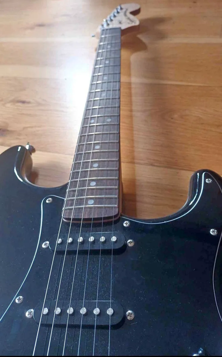Squier Affinty HSS Strat - Image 2