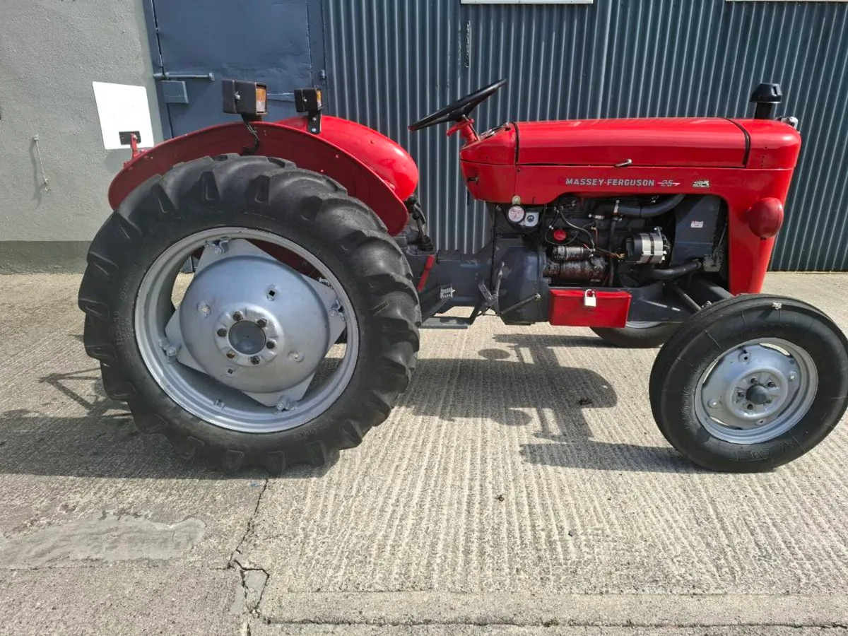 Massey Ferguson  25 - Image 1