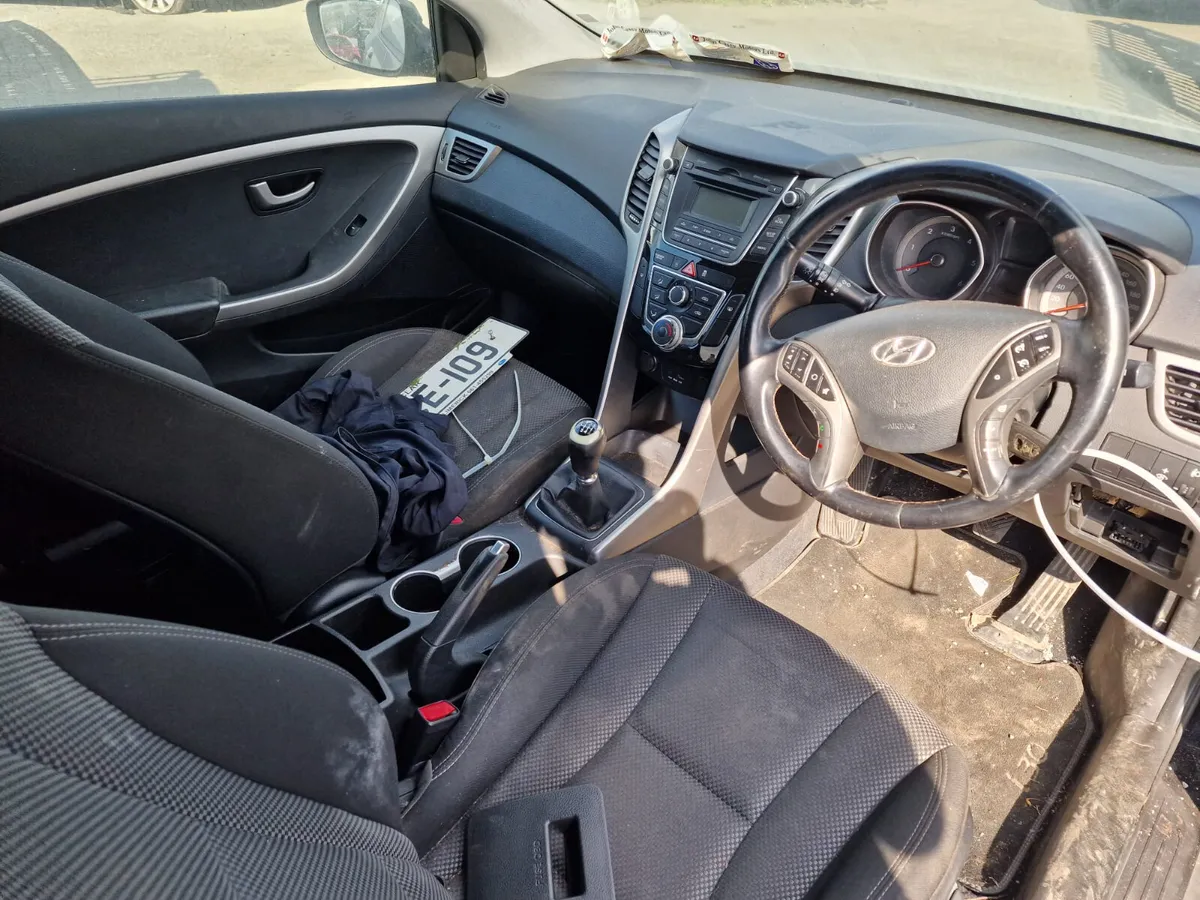 13 HYUNDAI I30 1.4 CRDI (D4FCD) FOR BREAKING - Image 4