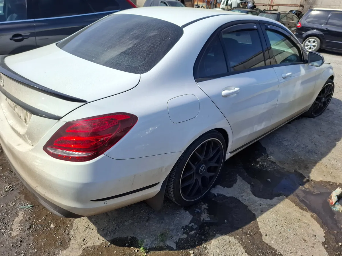 2017 Mercedes C220D Automatic parts - Image 3