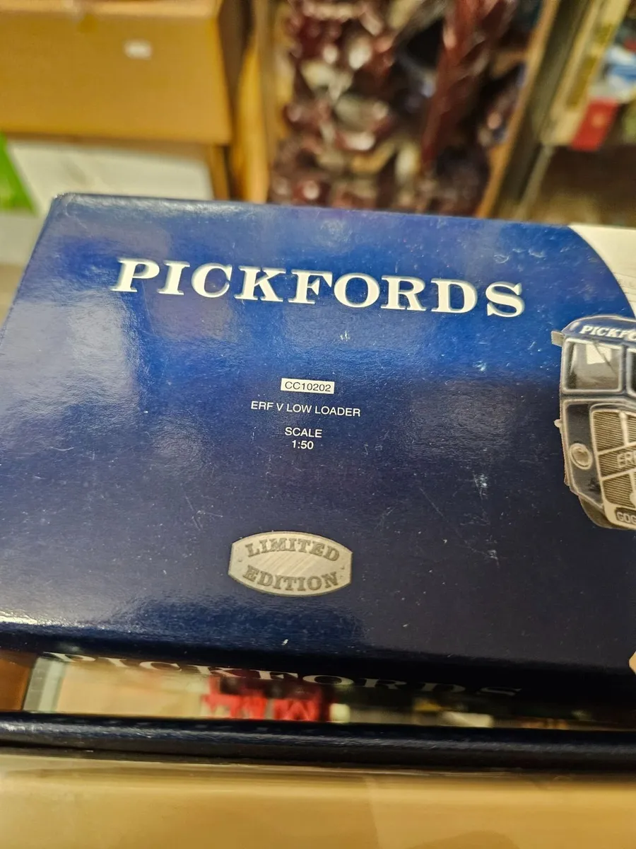 Corgi Pickfords Truck - Image 3
