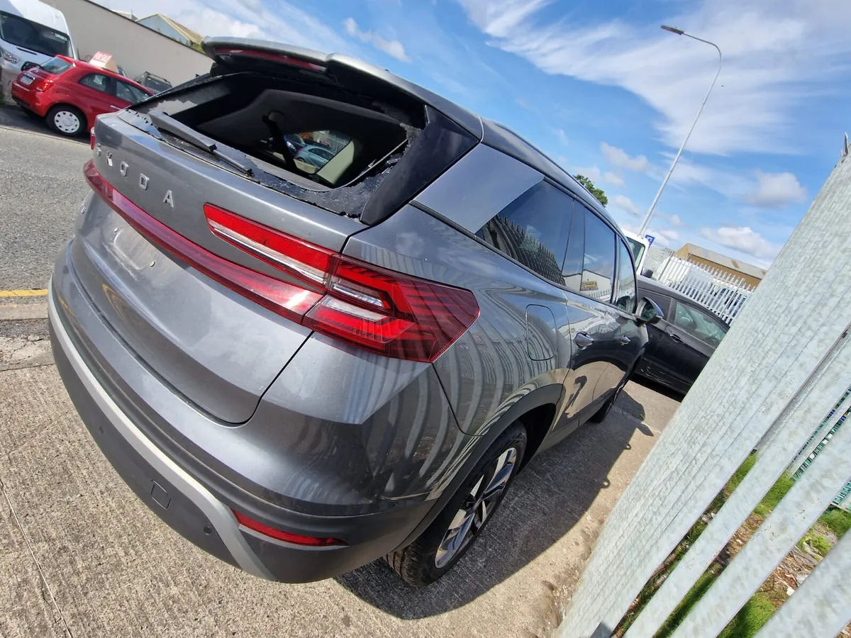 25 SKODA KODIAQ  2.0 TDI (DXP) AUTO FOR BREAKING - Image 4