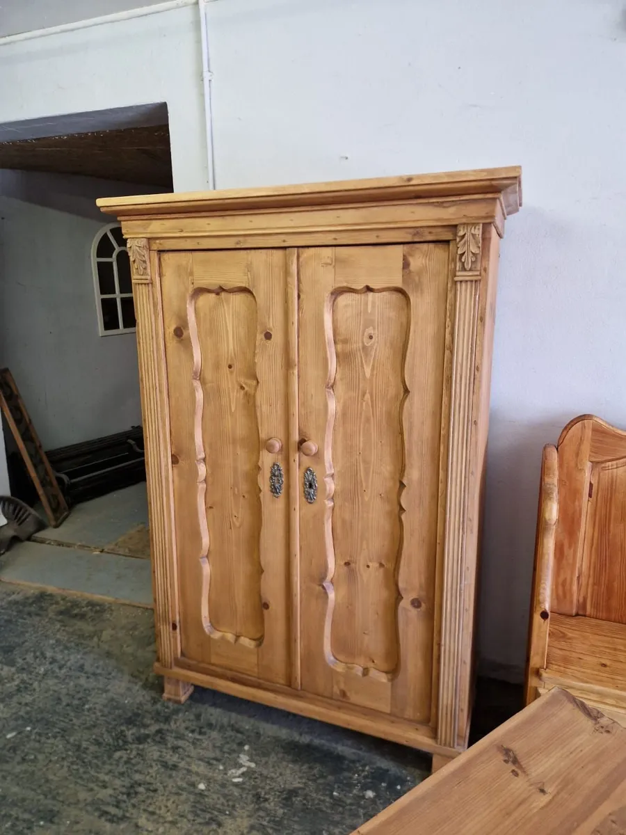 Vintage Dutch pine wardrobe - Image 2