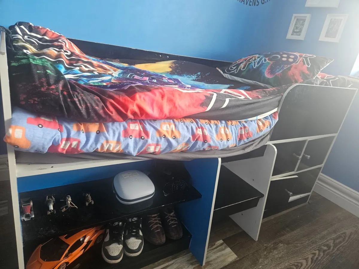 Bed - free - Image 1
