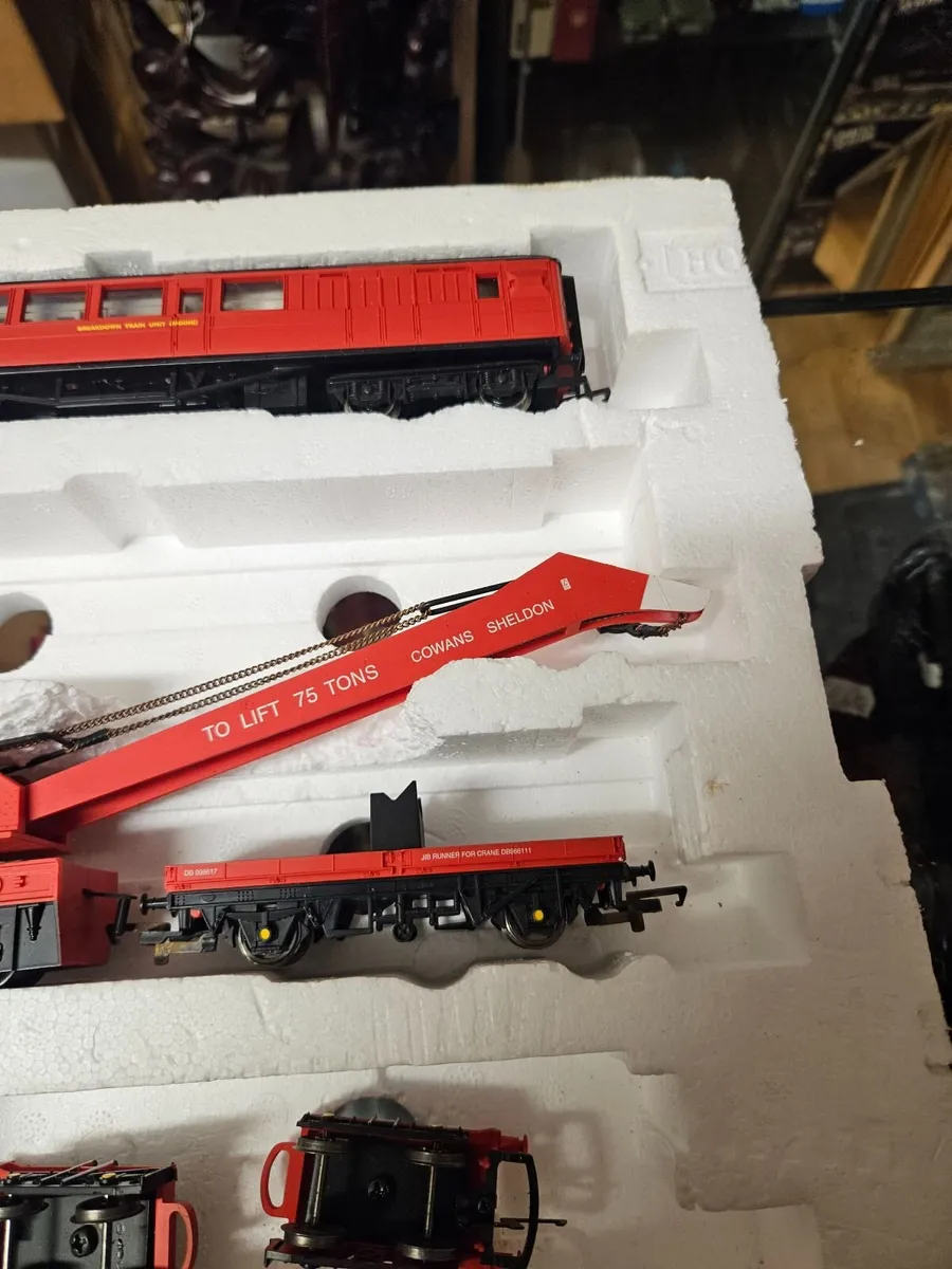 Hornby OO Gauge Breakdown Crane set - Image 3
