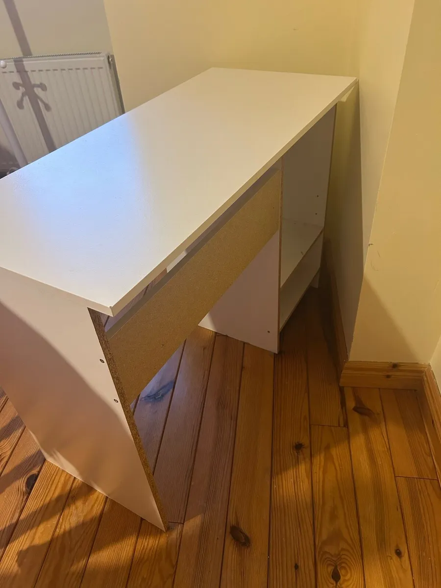Desk - Image 4