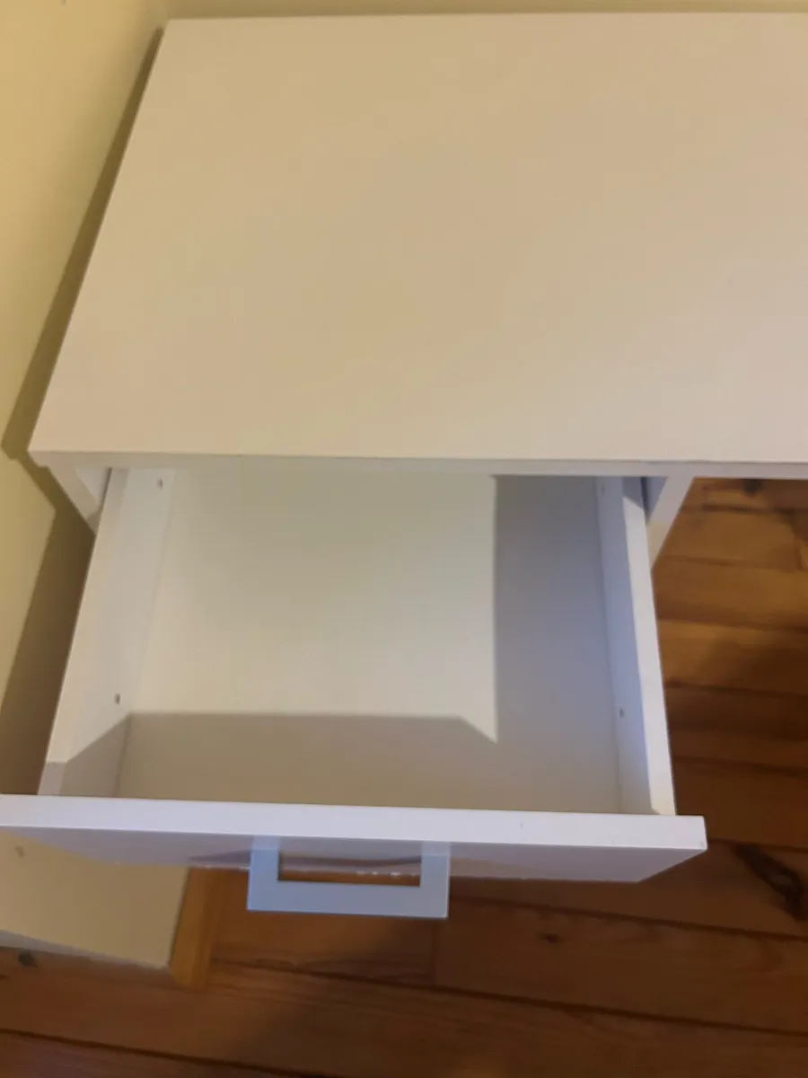 Desk - Image 2
