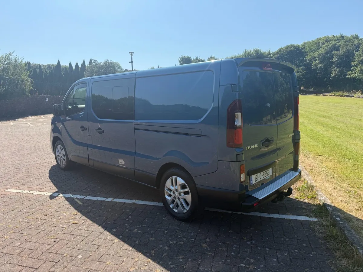 2019 Renault traffic crew cab excellent condition - Image 3