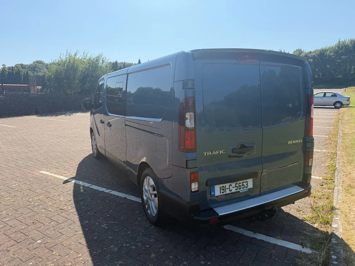 2019 Renault traffic crew cab excellent condition - Image 4
