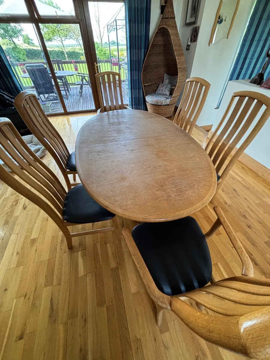 Oval Dining Table and 6 chairs
