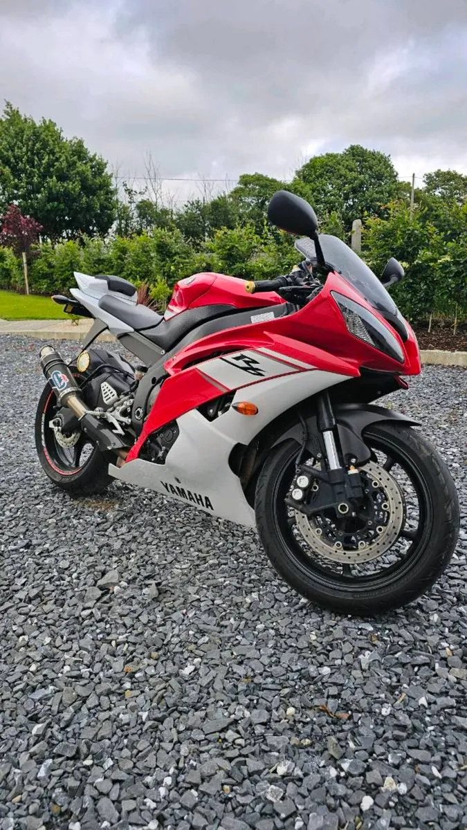Yamaha R6 - Image 1