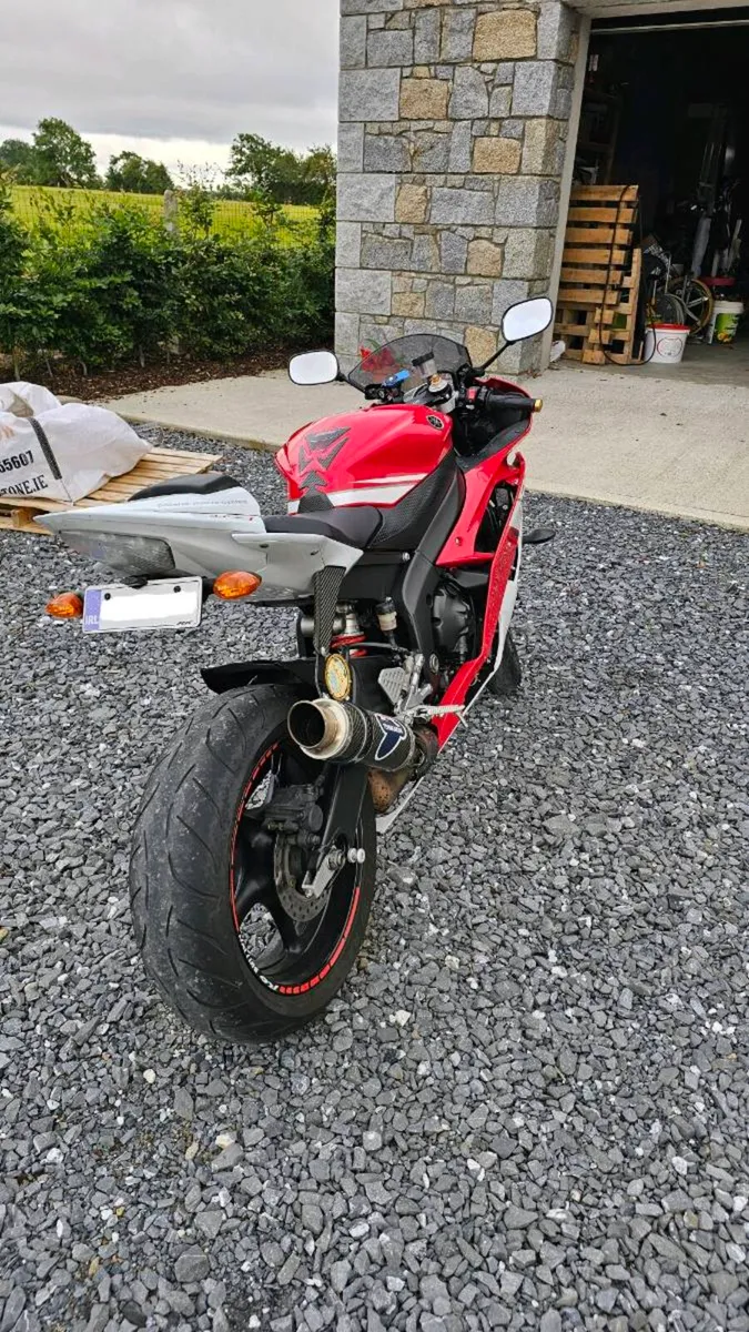 Yamaha R6 - Image 2
