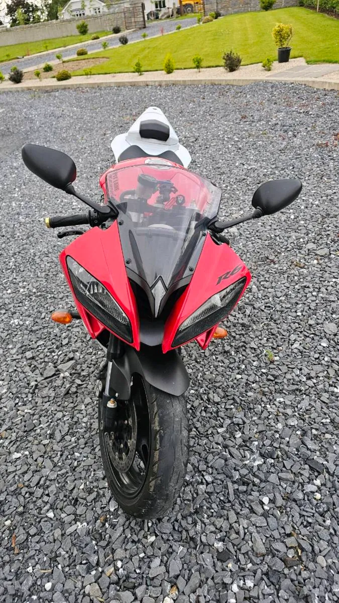Yamaha R6 - Image 4