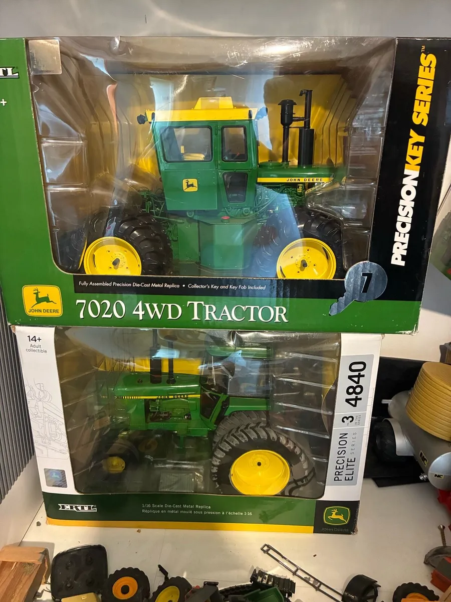 John Deere 1:16 scale models - Image 1