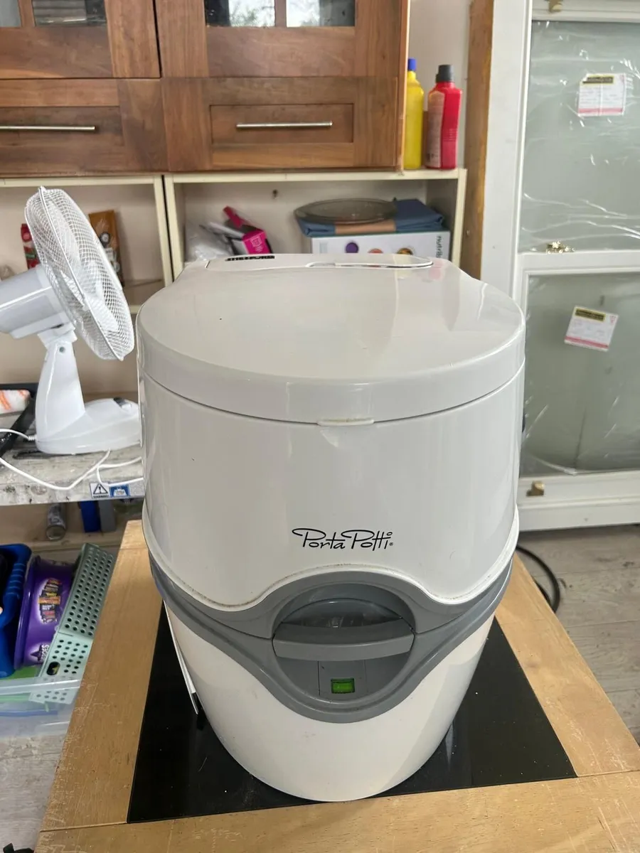 Camper toilet - Image 2