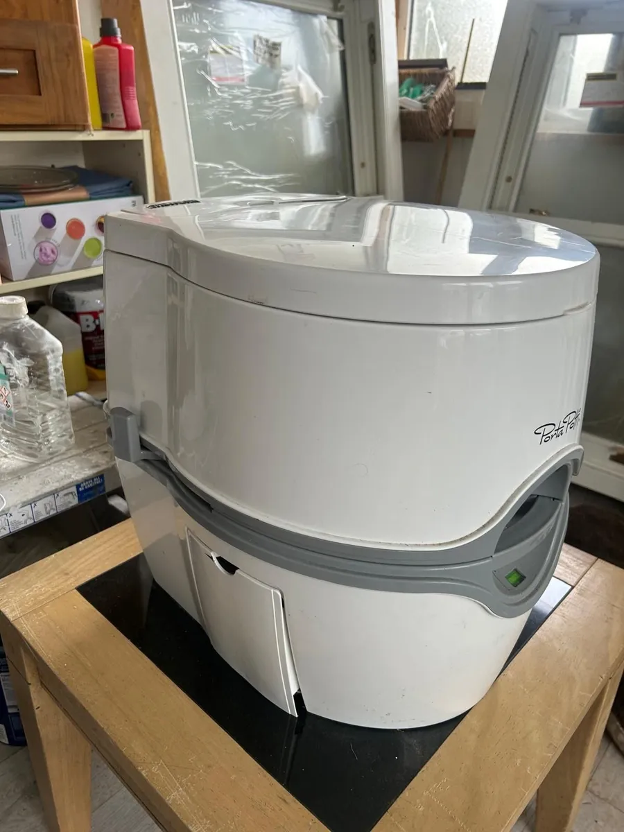 Camper toilet - Image 4