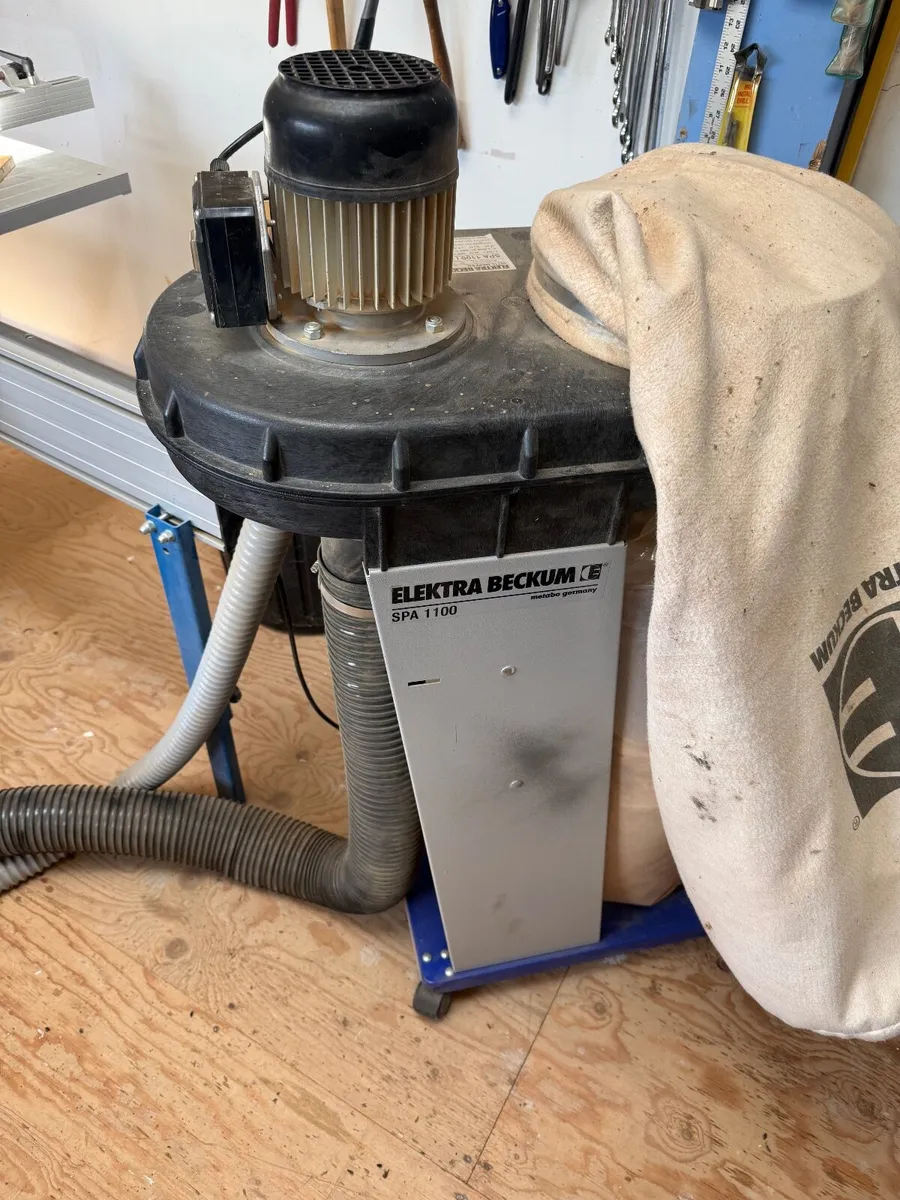 Table Saw with dust extractor - Image 2