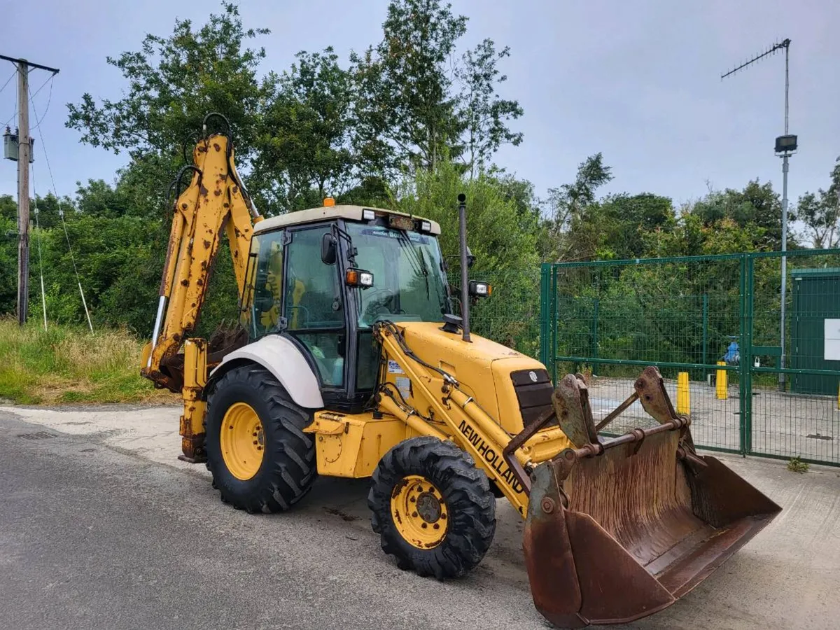 Newholland backhoe - Image 2