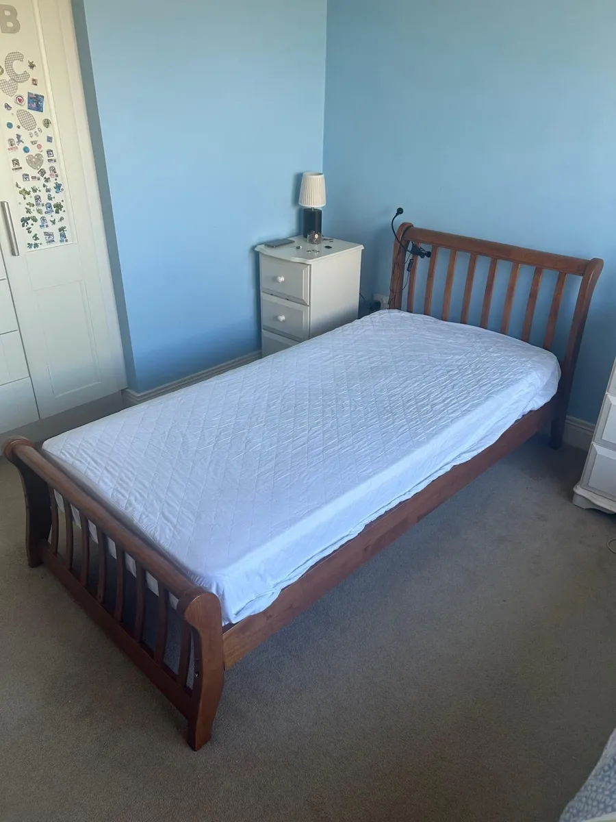 Bed - Image 1