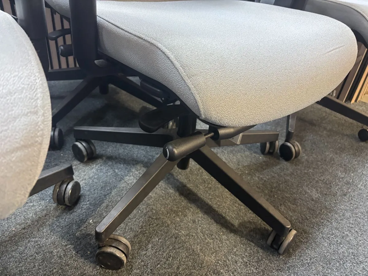 SWIVEL CHAIR BUNDLE DEAL @ CJM 22.7.26 - Image 4