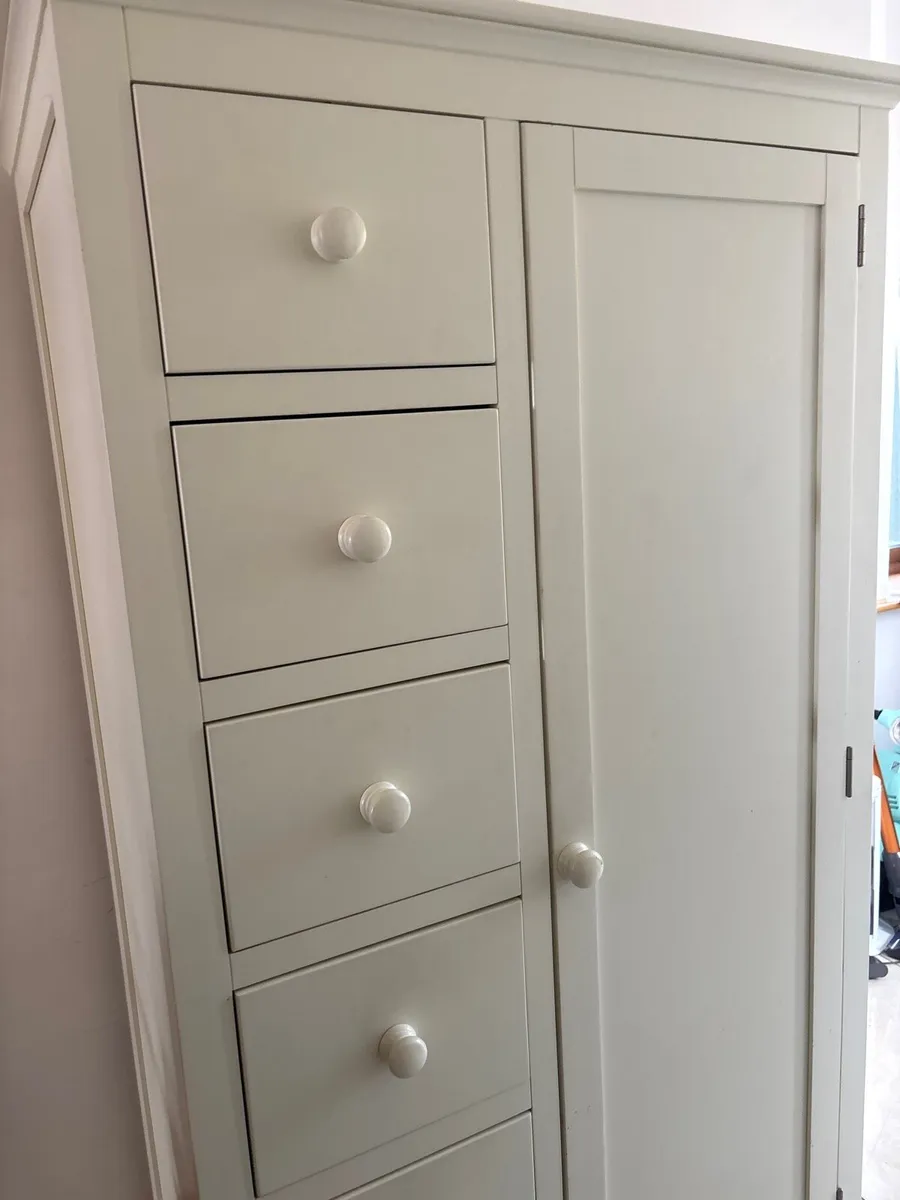 Kids wardrobe - Image 2