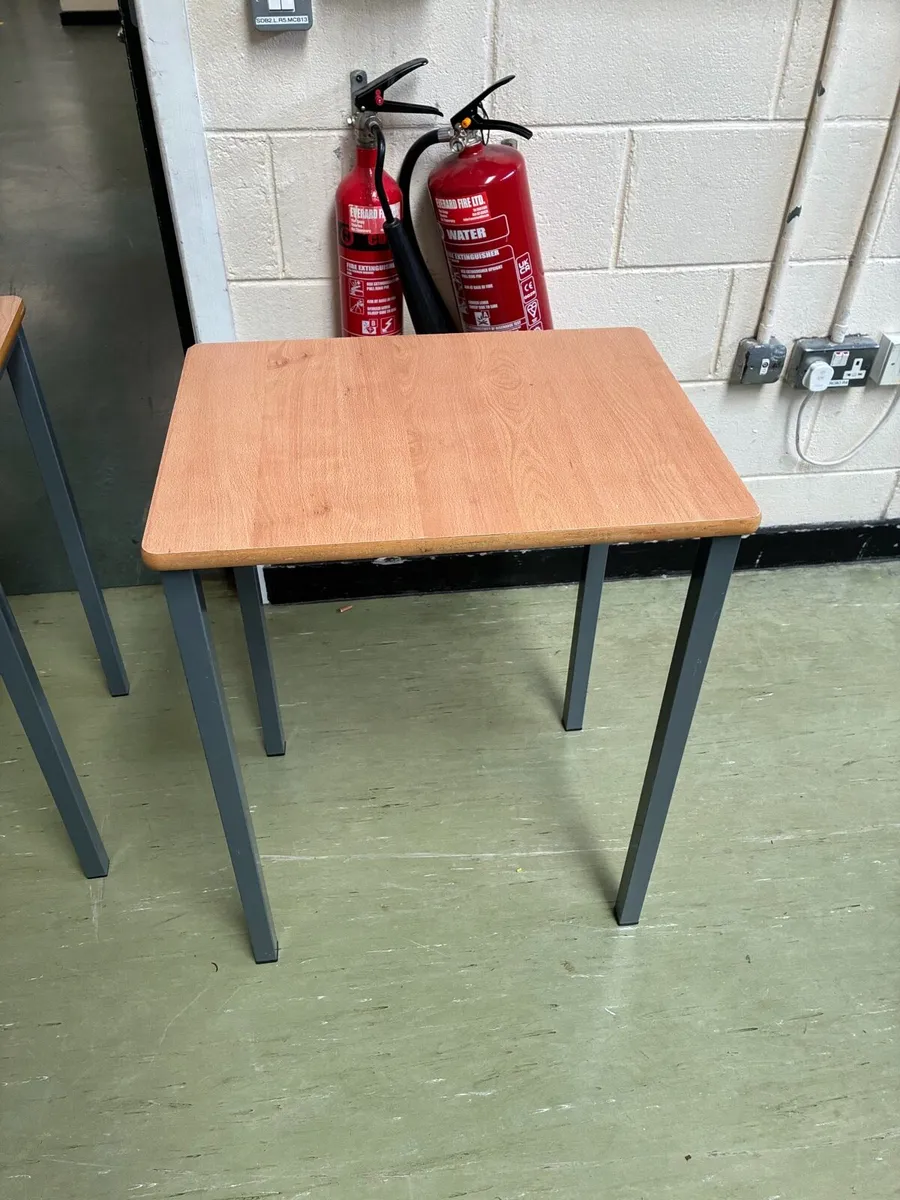 150 single desks basically new - Image 2