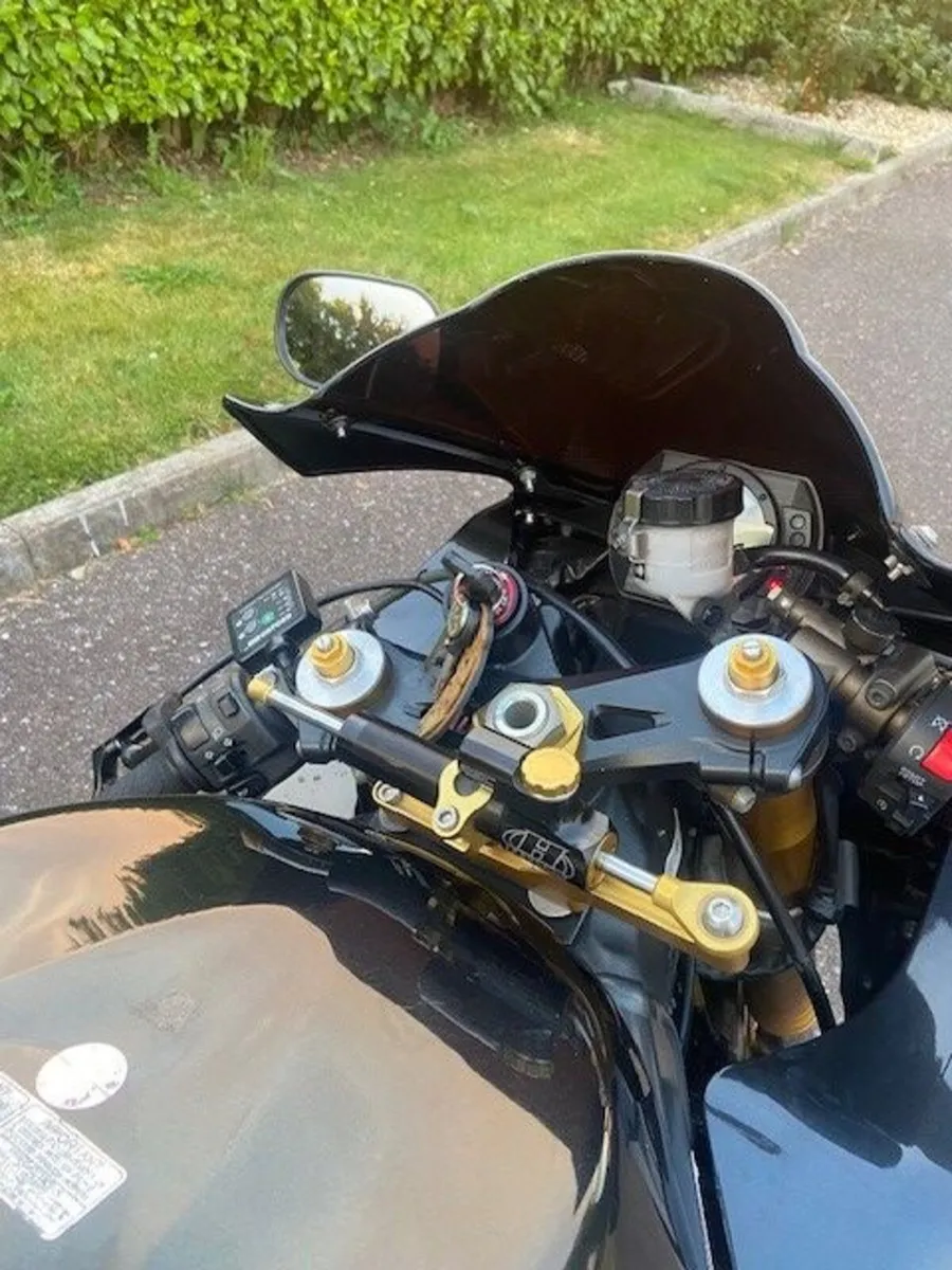Kawasaki ZX-10R Ninja - Image 4