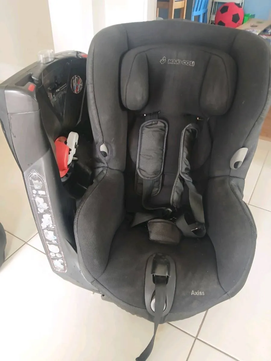 Maxi Cosi Axiss Car seat - Image 3
