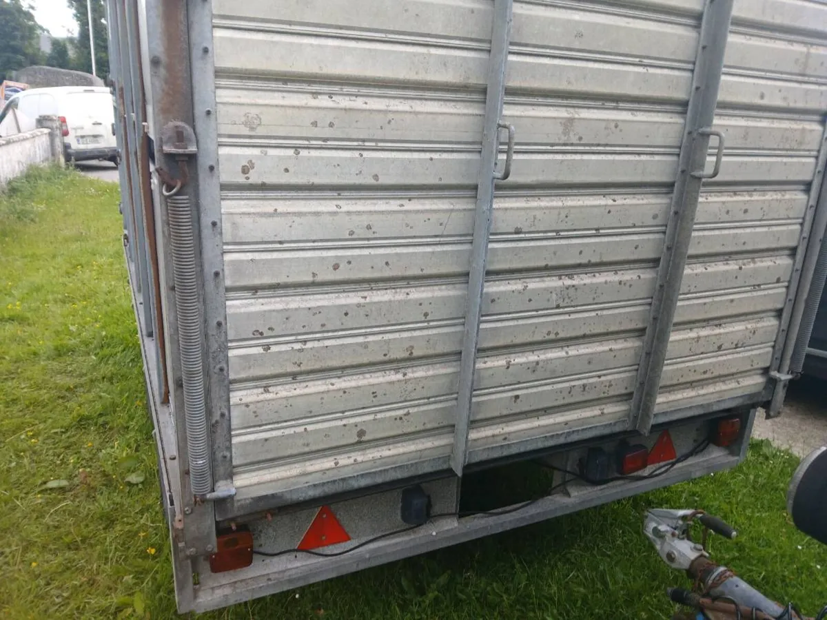 Trailers clearance big selection on offer - Image 2