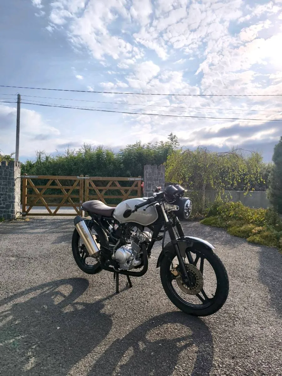 Yamaha ybr 125 cafe racer - Image 3