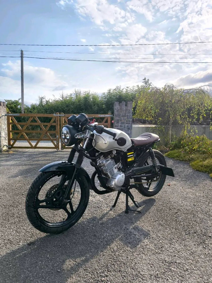 Yamaha ybr 125 cafe racer - Image 4