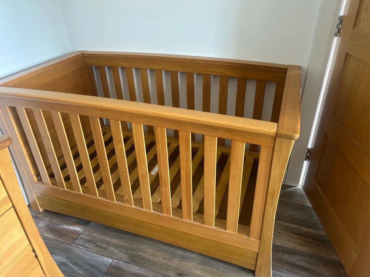 Mama and Papas Solid Oak Cot - Image 2