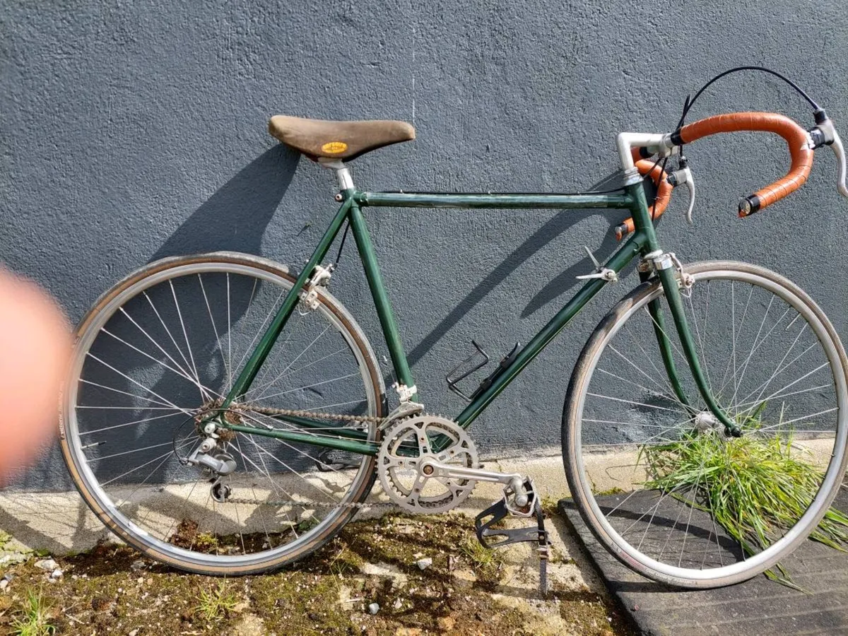 Vintage road bike - Image 1