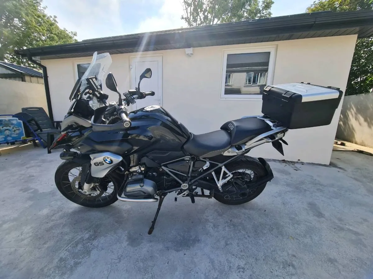 BMW R 1200 GS 2016 (Triple black) - Image 1