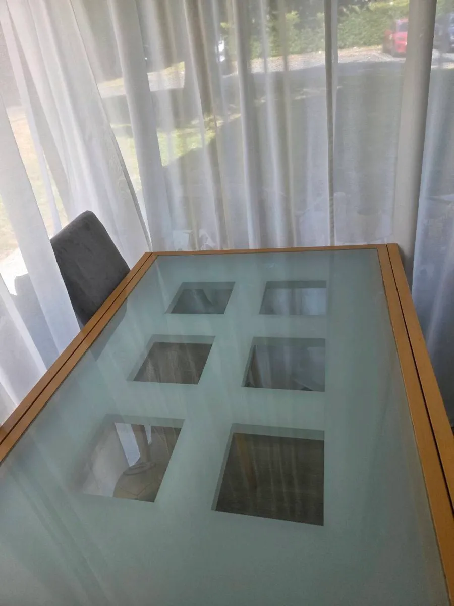 Dinning table and chairs - Image 4