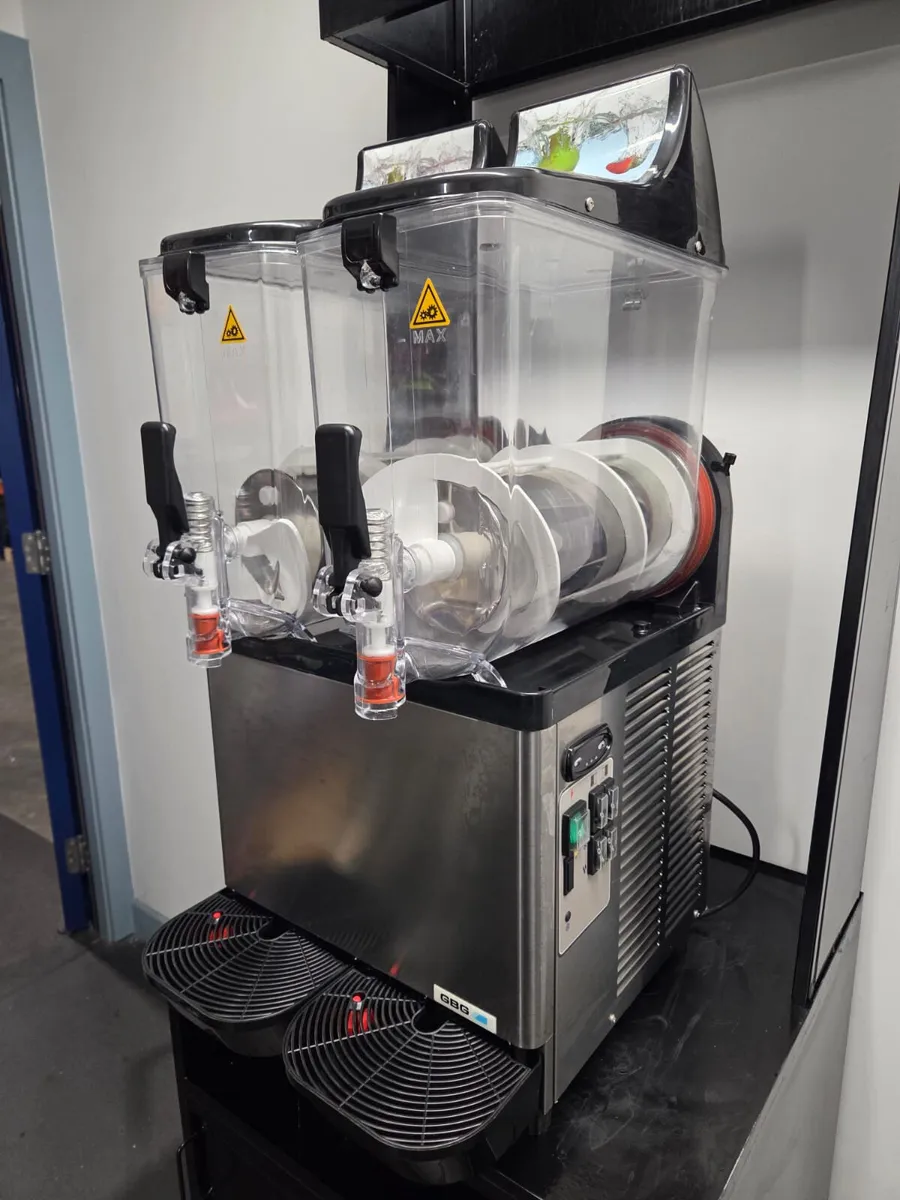 SLUSH MACHINE - Image 1