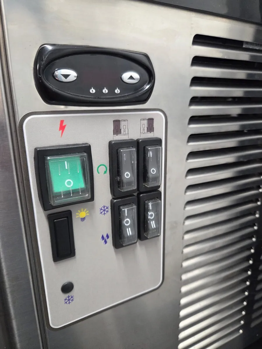 SLUSH MACHINE - Image 2