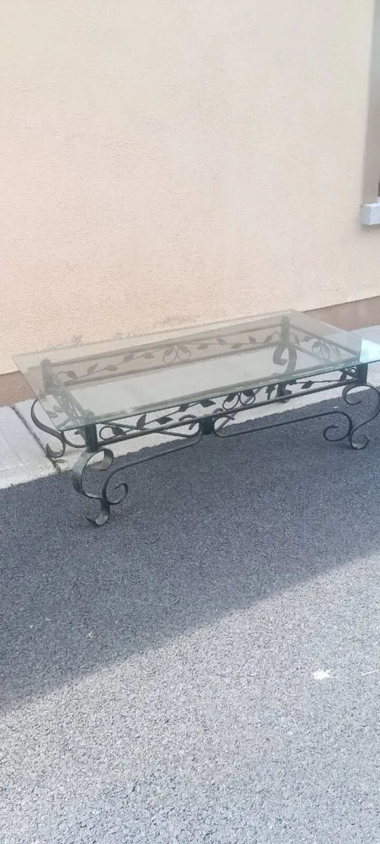 Glass table - Image 1